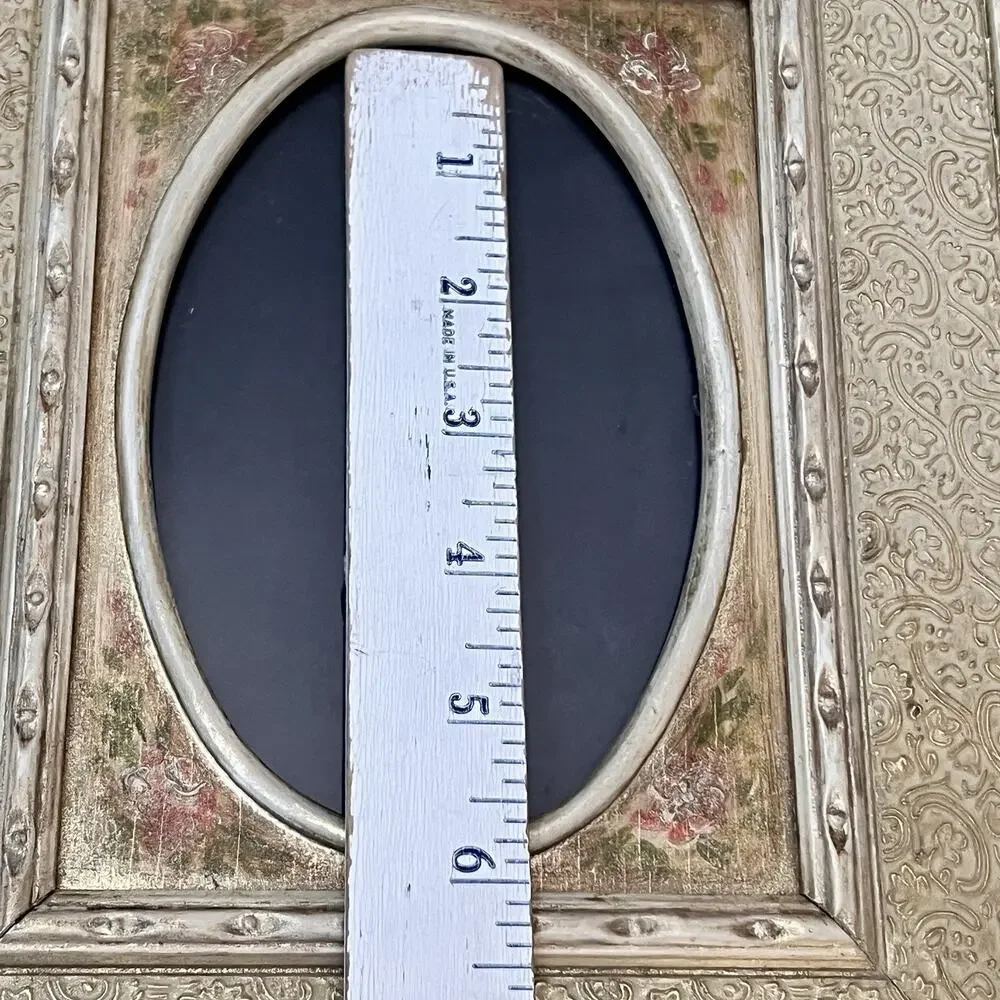 Vintage Hallmark Picture Frame Gilded Wood Construction Decorative Oval Embossed